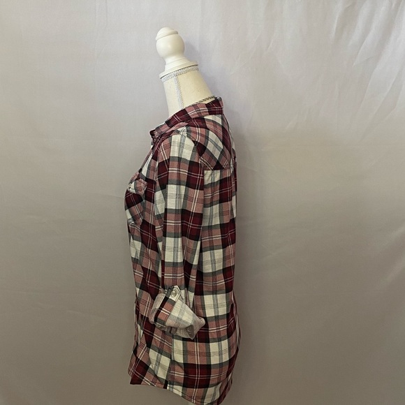 Blouses/flannels/button ups - 2 for $20 or 3 for $30 (Mix & Match) - Picture 3 of 4